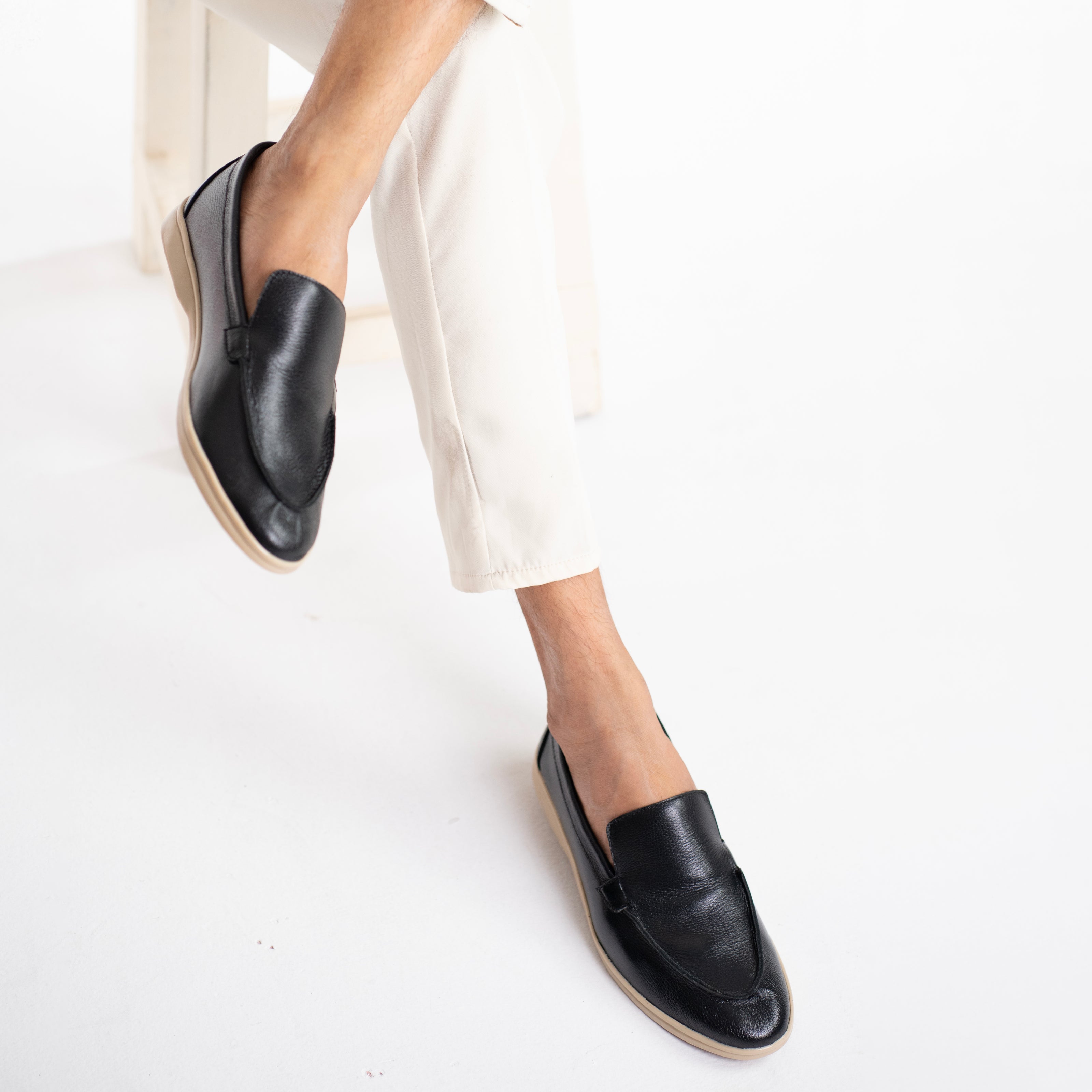 Verona  Old Money Loafer   - Black