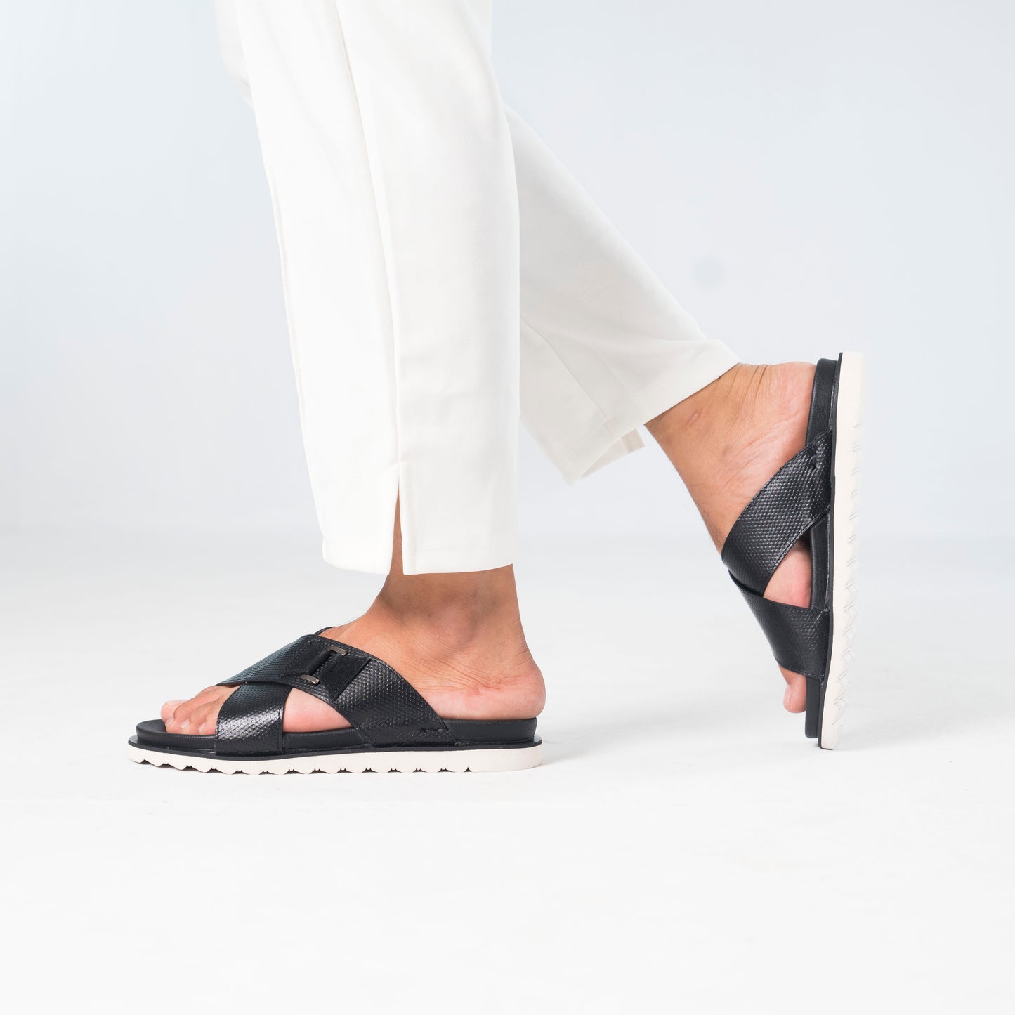 Zuqo Regal  Sandal   :  Black
